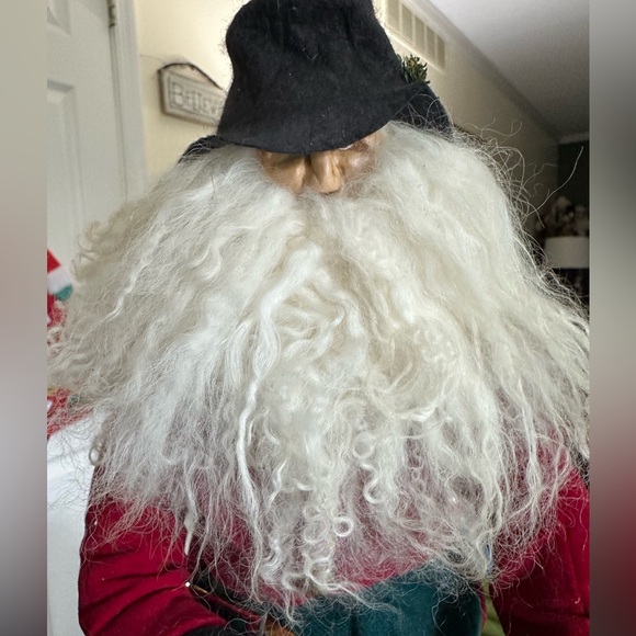 Tall Santa - called The Hunt. Santa carries the horn for the hunt. - Picture 9 of 9